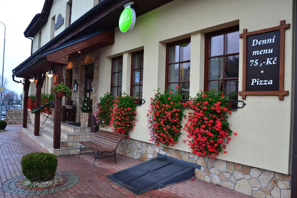 Penzion A Restaurace Stare Casy Horní Bečva المظهر الخارجي الصورة